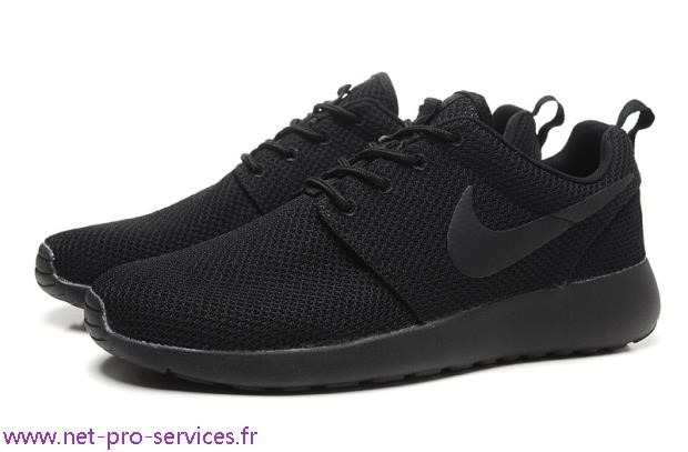 nike roshe run grise et noir